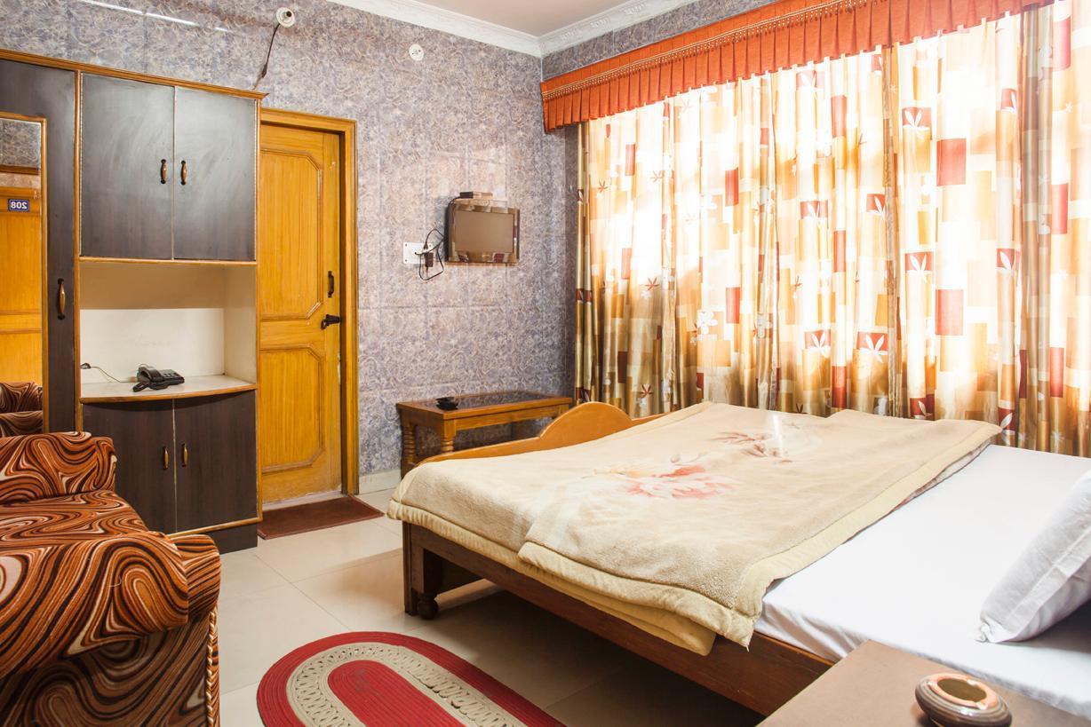 Hotel Grant Deluxe 密拉特 外观 照片
